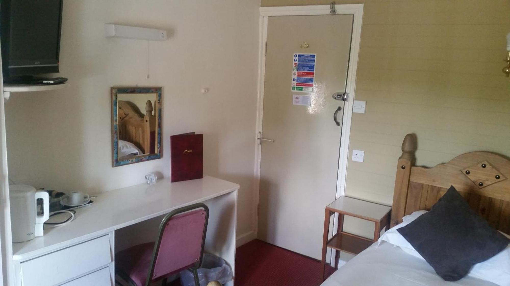 Littledean House Hotel Cinderford Room photo